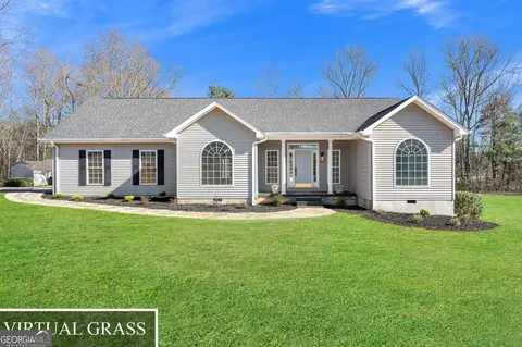 207 Fairway Ln, Hartwell, GA 30643