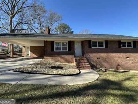 304 Green St, Warm Springs, GA 31830