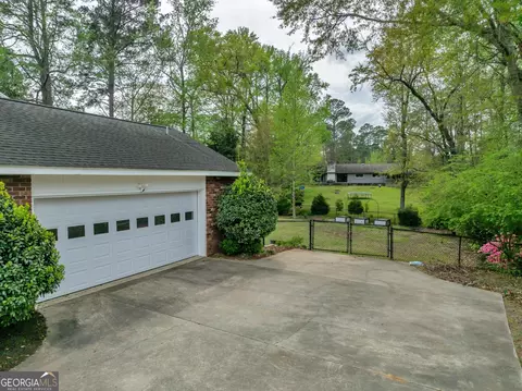 Exterior - 1706 Murphy Ln, Dublin, GA 31021 photo 10 of 13