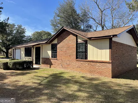 1005 Hobson St, Albany, GA 31705