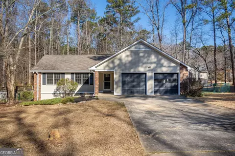 9 Arrowwood Dr, Newnan, GA 30265