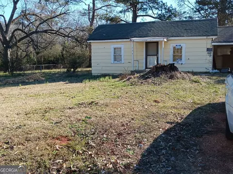 136 4th Ave, Griffin, GA 30223