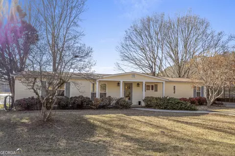 1131 Greenbriar Dr, Madison, GA 30650