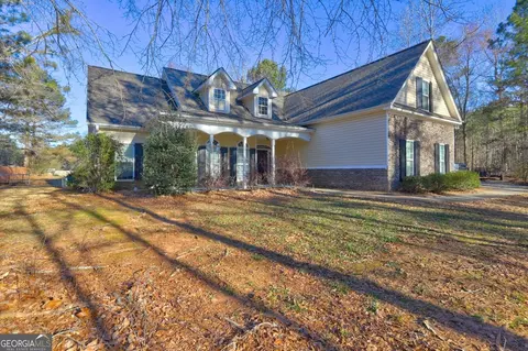 9 Couch Rd, Senoia, GA 30276