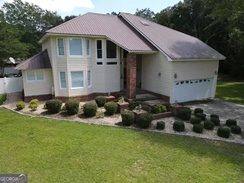 11 Plantation Dr, Swainsboro, GA 30401