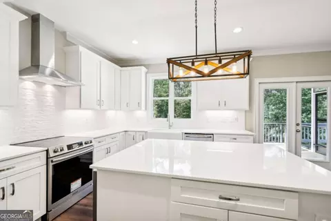Kitchen - 105 Bob White Dr, Calhoun, GA 30701 photo 3 of 7