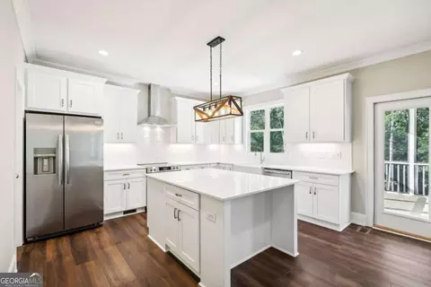 Kitchen - 105 Bob White Dr, Calhoun, GA 30701 photo 1 of 7