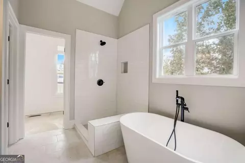 Bath - 105 Bob White Dr, Calhoun, GA 30701 photo 2 of 2