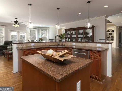 1635 Reddstone Close, Milton, GA 30004 photo 19