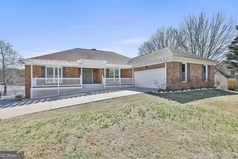 205 Castlewood Rd, Tyrone, GA 30290