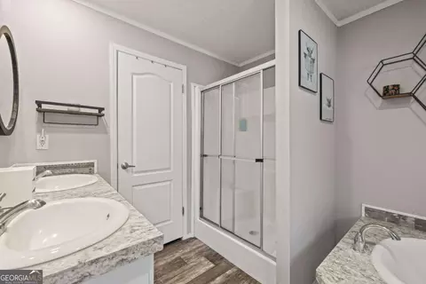 Bath - 4325 Settlement Rd, Register, GA 30452 photo 1 of 2