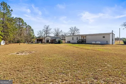 Exterior - 4325 Settlement Rd, Register, GA 30452 photo 3 of 5