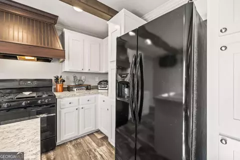 Kitchen - 4325 Settlement Rd, Register, GA 30452 photo 1 of 3