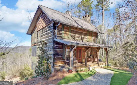 2323 Shady Ln, Lakemont, GA 30552