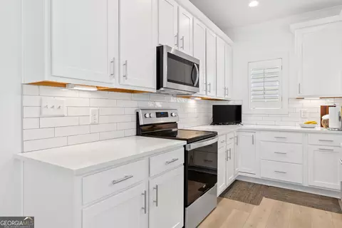 Kitchen - 746 Markhams Dr, Madison, GA 30650 photo 3 of 5