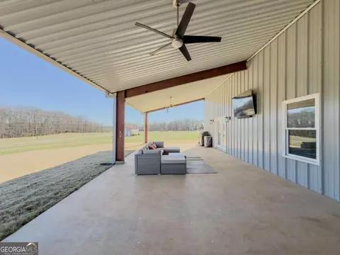 Exterior - 512 Wheeler Rd, Commerce, GA 30530 photo 4 of 11