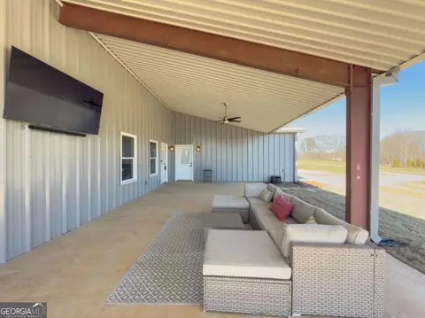 Exterior - 512 Wheeler Rd, Commerce, GA 30530 photo 3 of 11