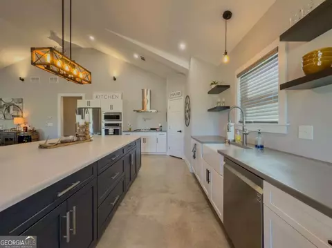 Kitchen - 512 Wheeler Rd, Commerce, GA 30530 photo 2 of 3