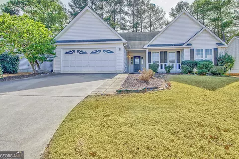 88 Harbour Lake Dr, Fayetteville, GA 30215