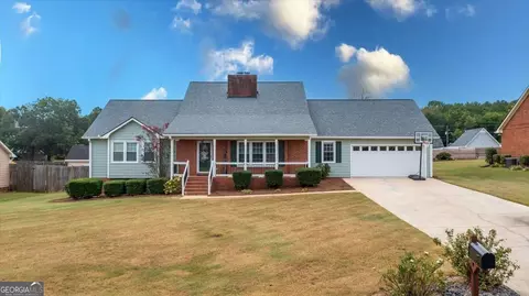 11 Leawood Ct SE, Lindale, GA 30147