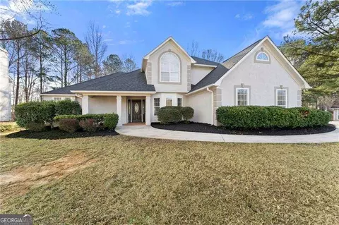 70 Southfield Dr, Newnan, GA 30265