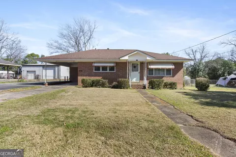 704 Betty St, Sandersville, GA 31082