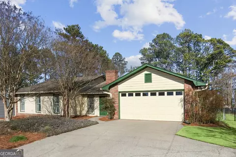 541 Buckingham Cir, Marietta, GA 30066