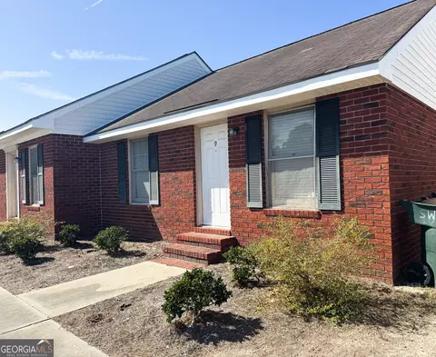 140 Lanier Dr # 9, Statesboro, GA 30460