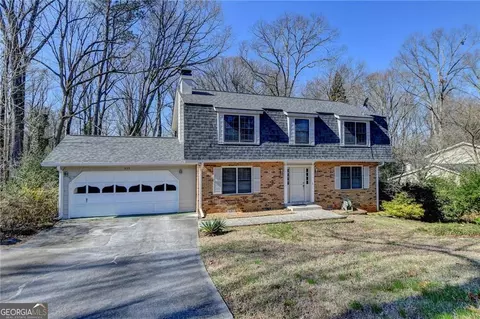 423 James St SW, Lilburn, GA 30047
