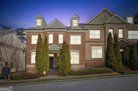 7420 Glisten Ave, Sandy Springs, GA 30328