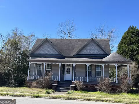 610 S Marcus St, Wrightsville, GA 31096