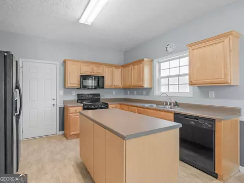 Kitchen - 321 Hickory Rd, Jackson, GA 30233 photo 1 of 9