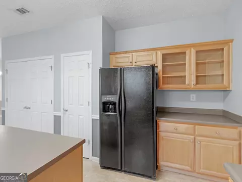 Kitchen - 321 Hickory Rd, Jackson, GA 30233 photo 4 of 9