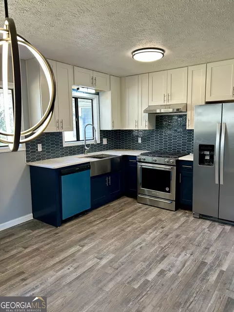 Kitchen - 23 Hampton Locust Grove Rd, Hampton, GA 30228 photo 5 of 5