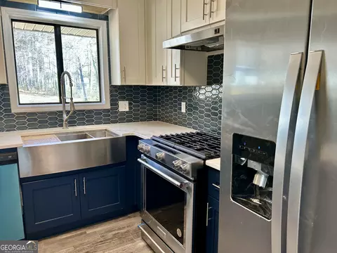 Kitchen - 23 Hampton Locust Grove Rd, Hampton, GA 30228 photo 3 of 5