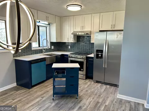 Kitchen - 23 Hampton Locust Grove Rd, Hampton, GA 30228 photo 4 of 5