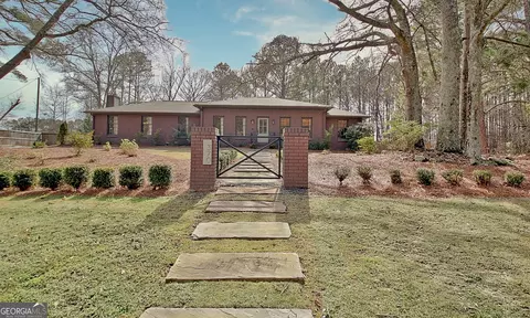 370 Grady Ave, Fayetteville, GA 30214