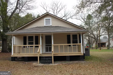 717 College Ave S, Tifton, GA 31794