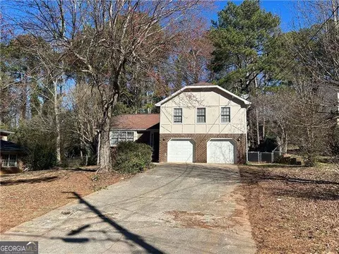 4502 Cherie Glen Trl, Stone Mountain, GA 30083