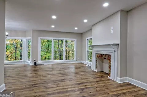 Living - 129 Bend N Hickory Rd, Toccoa, GA 30577 photo 1 of 2