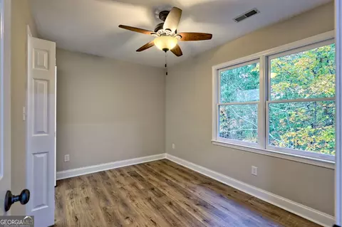 Bedroom - 129 Bend N Hickory Rd, Toccoa, GA 30577 photo 3 of 4