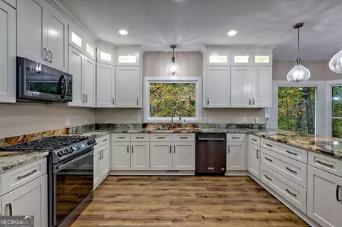 Kitchen - 129 Bend N Hickory Rd, Toccoa, GA 30577 photo 4 of 6