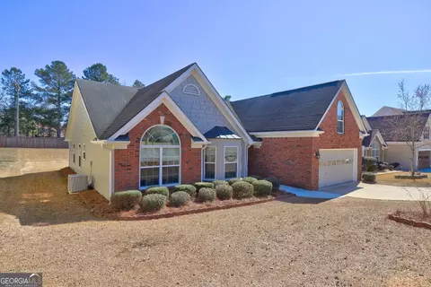 227 Lantana Dr, Locust Grove, GA 30248