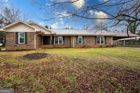 323 Hillandale St, Cornelia, GA 30531