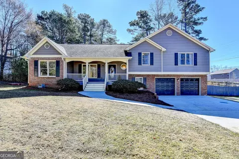 3736 Rainbow Cir, Snellville, GA 30039