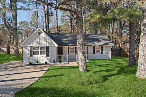 9317 Thomas Rd, Jonesboro, GA 30238