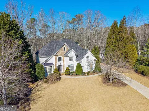 862 Hallbrook Ln, Alpharetta, GA 30004