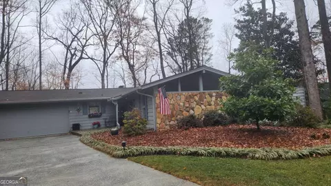 175 Old Farm Rd, Marietta, GA 30068