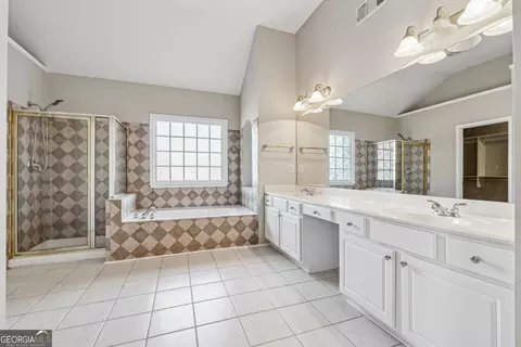 Bath - 225 Gladeside Path, Suwanee, GA 30024 photo 2 of 4