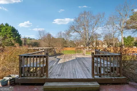 Exterior - 225 Gladeside Path, Suwanee, GA 30024 photo 2 of 4